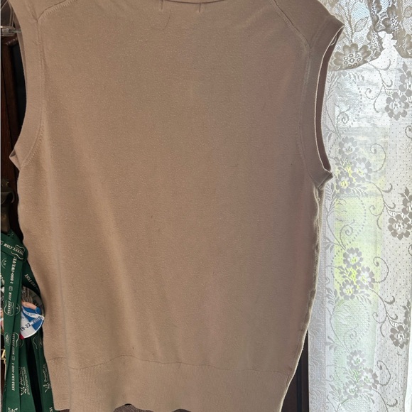 Tan button down vest - Picture 4 of 5